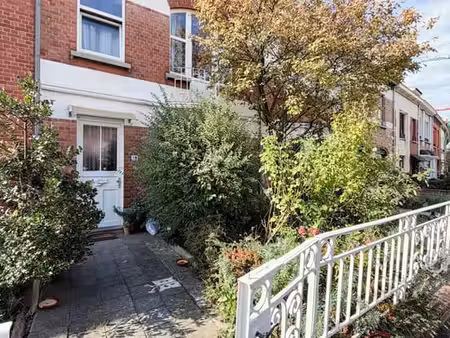 maison 4 chambres + bureau avec jardins à schaerbeek
