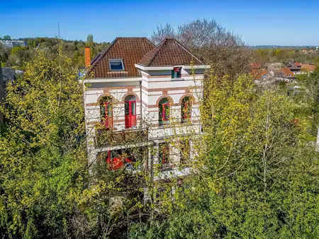 quartier moensberg - villa divisée en 3 appartements