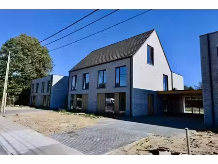 ruime energiezuinige nieuwbouwwoning met 4 slaapkamers !