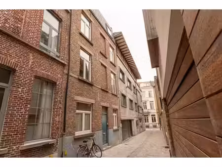maison d'étudiants conforme de 5 unités au cœur de gand.