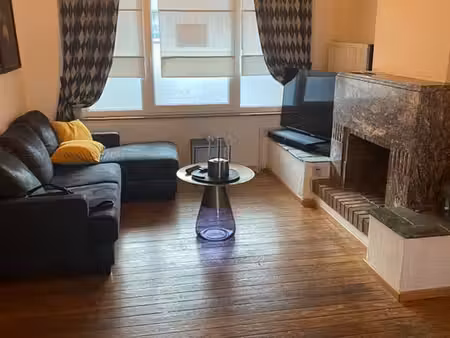 r-d-ch 1 ch avec jardin dans un beau quartier de ath