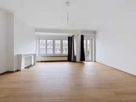 avenue neptune : appartement 1 chambre + terrasse + parking