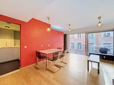 place stéphanie – beau studio meublé avec terrasse