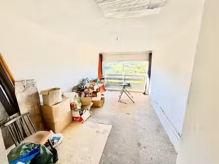 t2 nu à rénover 30m2 avec vue imprenable  parking  extérieur