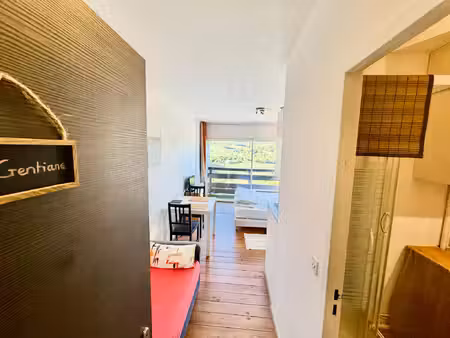 studio 19m2 avec balcon  extérieur  parking et prestations
