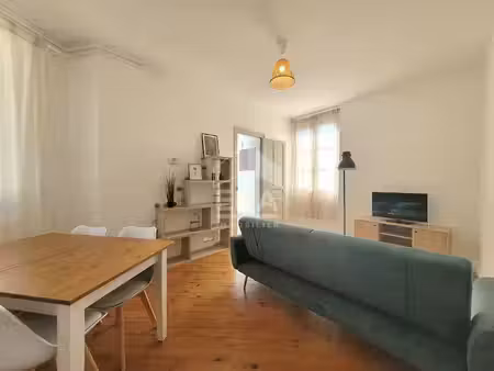 pau centre - t2 meublé de 47 m²