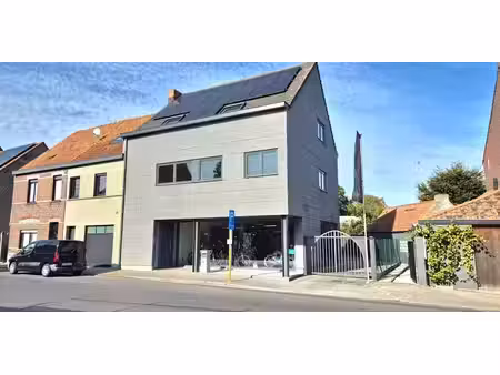 bien commercial à vendre à hulste pour € 950.000 avec 2 chambres à coucher