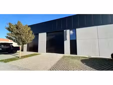 entrepôt à louer à zwevegem pour € 1.100