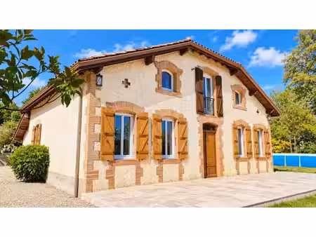 vente maison 6 pièces 208.48 m² à escorneboeuf (32200)  390 000 €