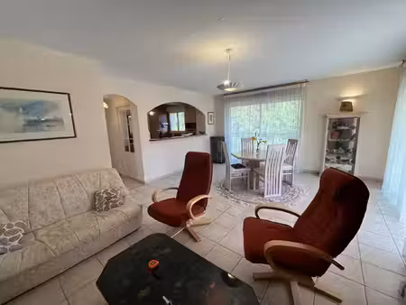 confortable 4 pièces avec grande terrasse