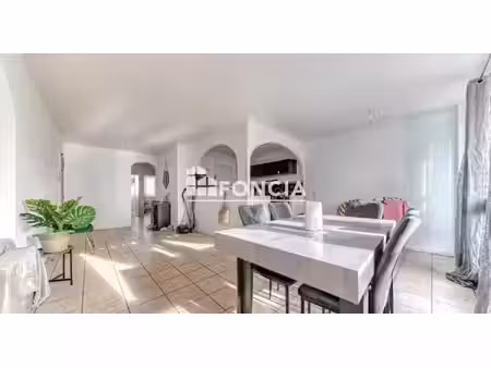 villeurbanne laurent bonnevay- appartement t4 / t5