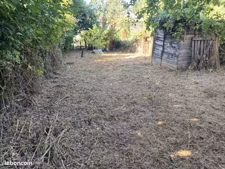 terrain 595 m² charentay