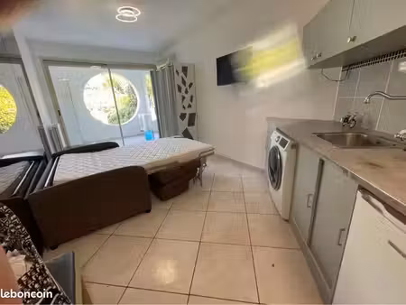 cannes – superbe studio meublé avec piscine  résidence de standing – 1 050 cc