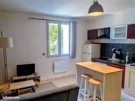 apparemment t2 - 35m vaison centre