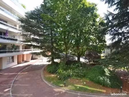 beau 2p 56m² meublé avec terrasse sans vis-à-vis