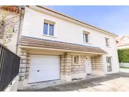 maison 5 pièces 200 m²