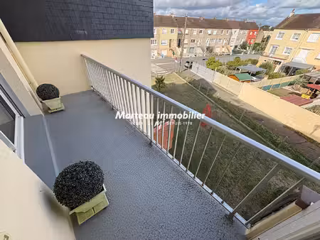 t2 secteur sud au mans avec terrasse  balcon  cave et garage