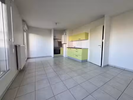 studio de 32 m2 avec balcon
