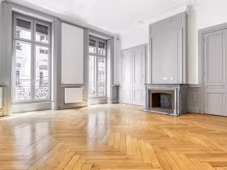 location bureaux 116m² à 484m²