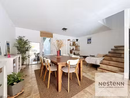 maison 5 pièces avec piscine et garage à vendre à castries - 535 000 €