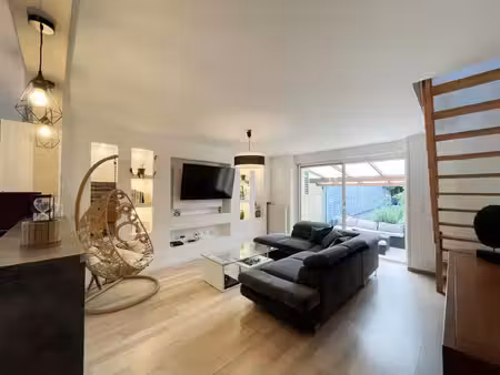 offrez vous une maison rénovée  économe et prête à vous accueillir !