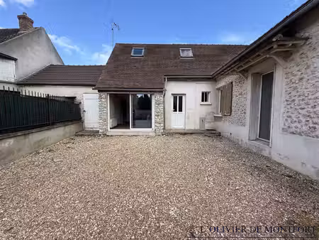 charmante maison 2 pièces à louer au coeur de garancières