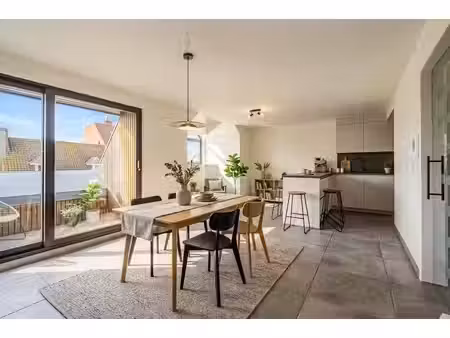 appartement entièrement rénové avec 2 chambres au cœur de blankenberge