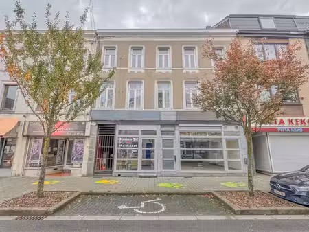 bel espace commercial idealement situe