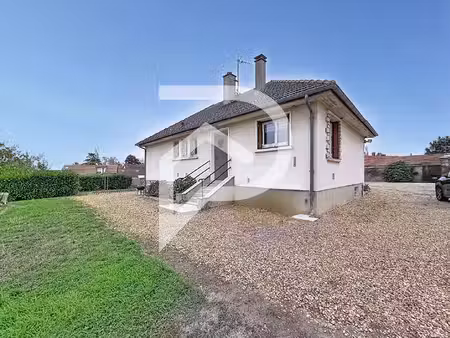 maison individuelle au calme avec grand terrain