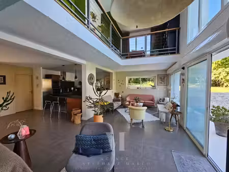 maison avec piscine à saintes