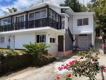 vente maison 6 pièces 164m2 saint-denis 97400 - 636000 € - surface privée