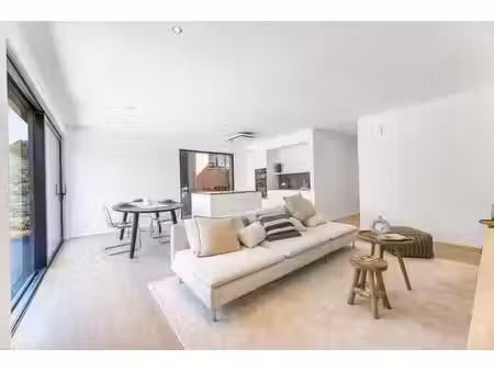 gelijkvloers nieuwbouwappartement met grote tuin in kesse...