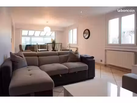 t4 dans une maison - la commanderie