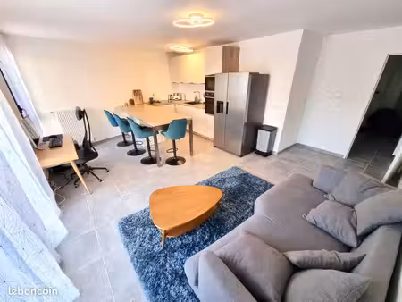appartement meublé de 62 m² avec terrasse de 24 m² et grand garage  à deux pas du centre