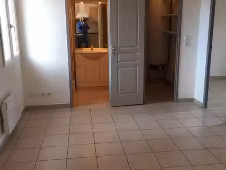 appartement a loué dans petit résidence