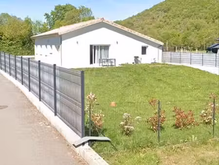 maison de 2023  120 m²  4 chambres avec placards  garage et terrain clos de 900 m²  à cram