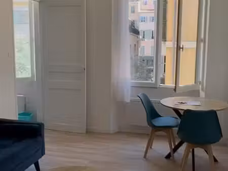 basse-ville t1 meublé prox. arsenal  chalucet  fac de droit