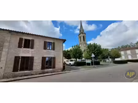 appartement t4 rénové de 79.11m² sur st germain d'esteuil