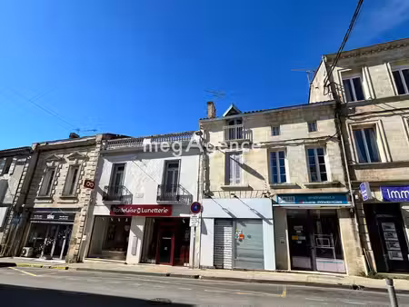 bel ensemble immobilier rénové – local commercial + appartement t3