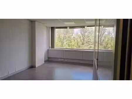 bureau de 25 m2 à louer à cergy préfecture