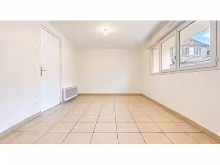 excluvisite - studio anah refait a neuf 22.36m² avec box privatif
