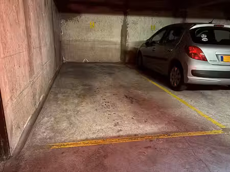 rare auray parking plein centre