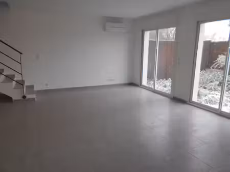 a louer maison t4 avec jardin et terrasse hyeres ouest