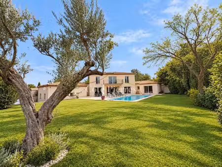 caveirac - villa familiale de 230 m2 avec piscine  au calme