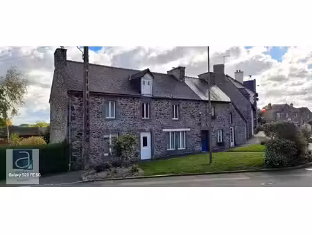 langourla - jolie maison de village avec superbe jardin paysagé et vue sur lac
