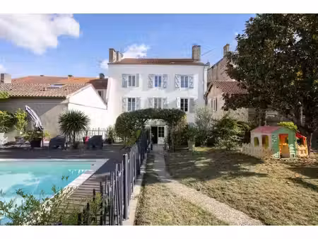 hôtel particulier à vendre