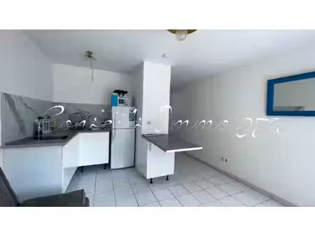 location studio meublé - fort-de-france (secteur cacem)