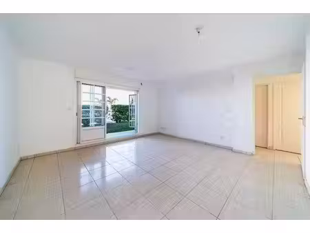appartement t3 non meuble - 69.35 m² - le tampon