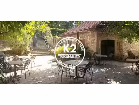 restaurant + logement +dependance+piscine
