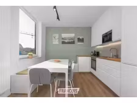 appartement rénové avec vue latérale sur mer à westende